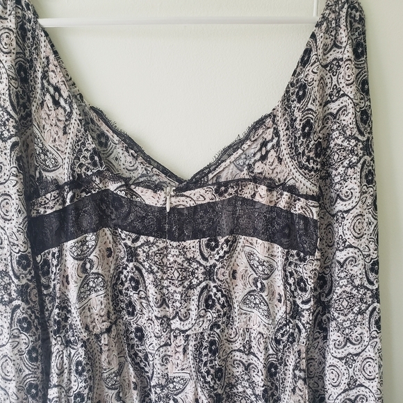 Kendall AND KYLIE FLORAL LONG SLEEVE ROMPER JUMPSUIT V-NECK LOW BACK SIZ… - Picture 3 of 14